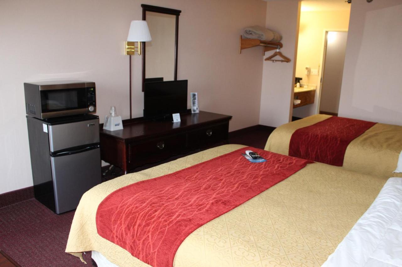 Super 8 By Wyndham Chenoa Hotel Bagian luar foto